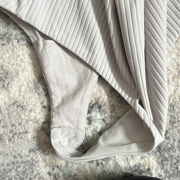 Victoria’s Secret Sport Mock Neck Ribbed Bodysuit - Picture 6 of 7